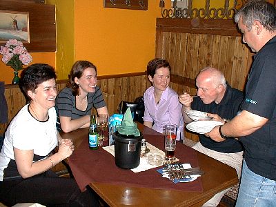 tn_U2certu020425_06_JPG.jpg
