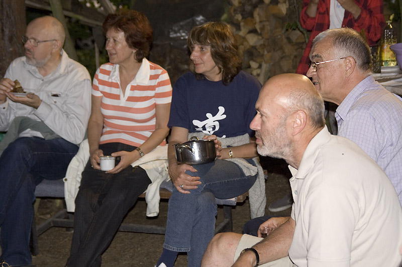 IMG_4119rw_mid.jpg