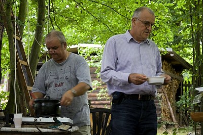 tn_IMG_4098rw_mid_jpg.jpg